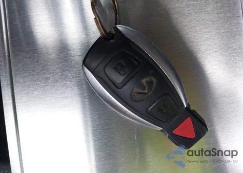 2017 Infiniti Qx30 Sport z USA, uszkodzony, nr VIN SJKCH5CP8HA017045